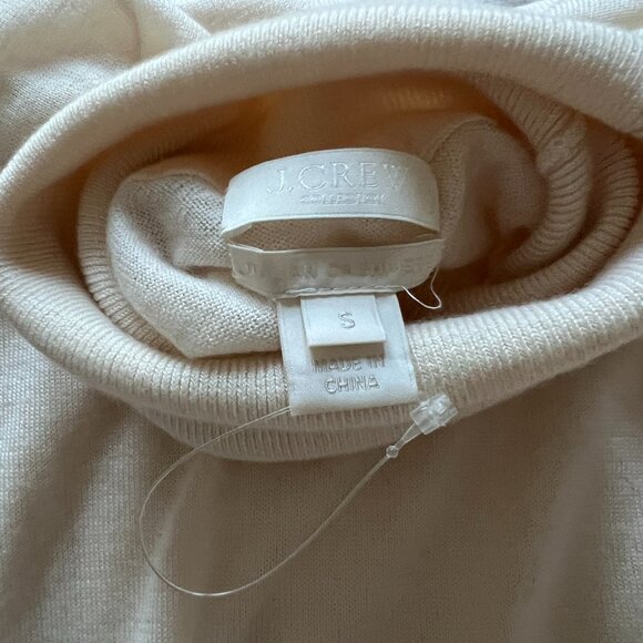 NWOT J.Crew Turtleneck Cashmere Sweater - Picture 3 of 6